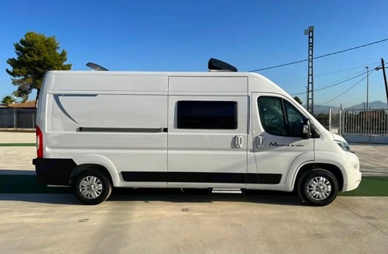 Alquiler 4 plazas McLouis Menfys Van 3 Maxi / 1 en Murcia