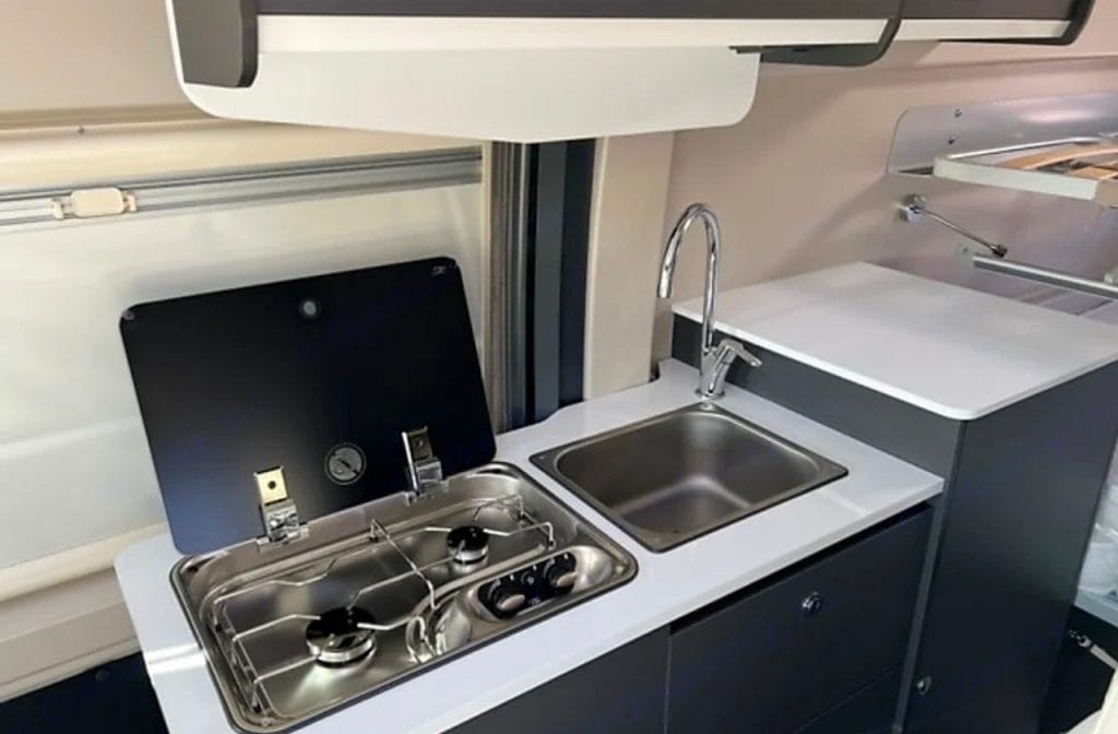 camper de alquiler en murcia mclouis menfys van 3 maxi 2024
