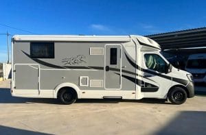 autocaravana perfilada de alquiler en murcia mclouis yearling 89g 2024