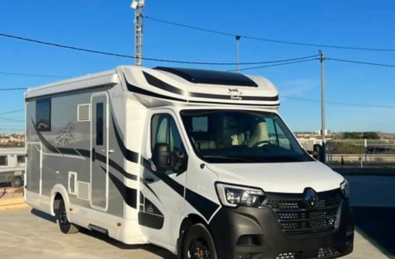 Alquiler 4 plazas McLouis Yearling 89G en Murcia