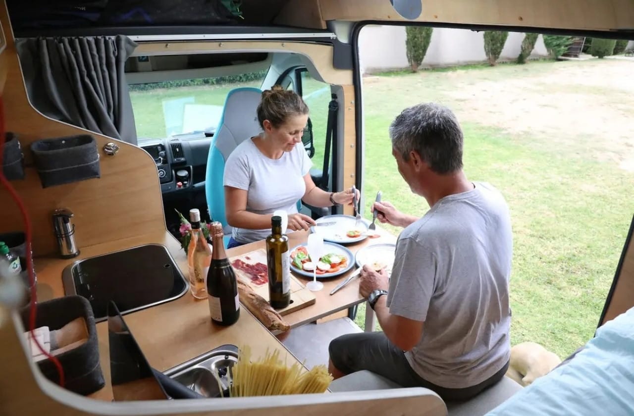 camper en alquiler en girona peugeot boxer 2017