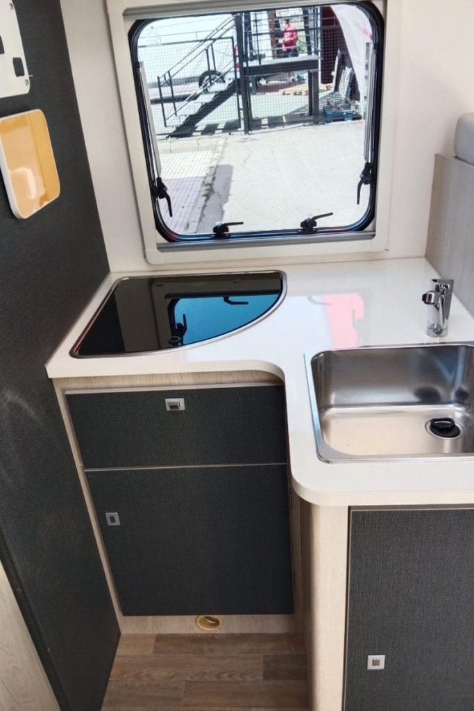 autocaravana perfilada de alquiler en mallorca rimor hygge 69 2024