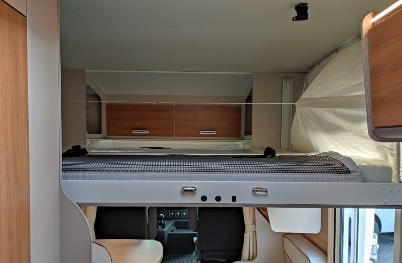autocaravana perfilada de alquiler en guipuzcoa rimor hygge 14 plus 2023