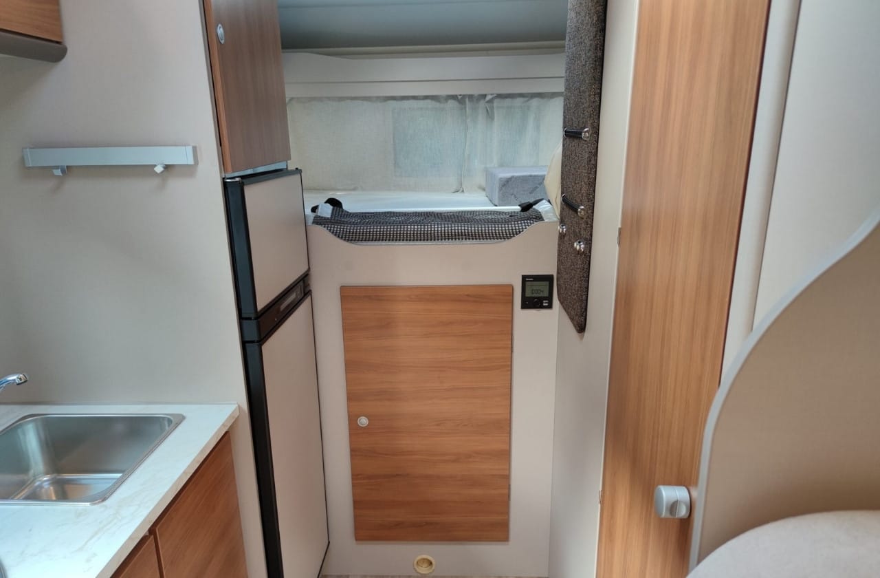 autocaravana perfilada de alquiler en guipuzcoa rimor hygge 14 plus 2023