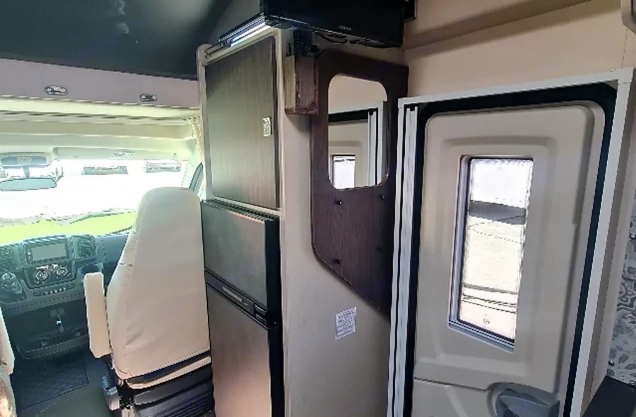autocaravana capuchina de alquiler en murcia rimor seal 5 2024