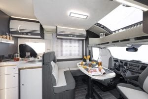 autocaravana perfilada de alquiler en málaga roller team kronos 284 tl 2025