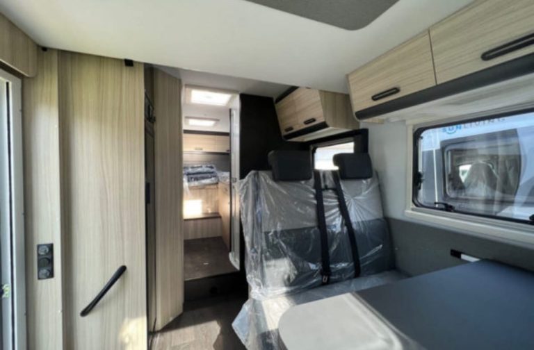 Alquiler 4 plazas Sun Living S 75 SC en Pontevedra