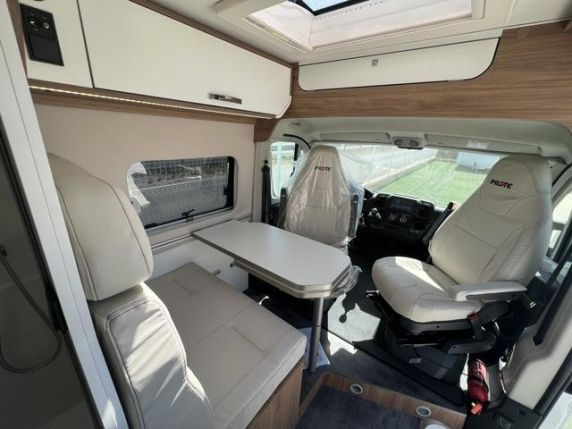 Alquiler 4 plazas Pilote V600S en Murcia