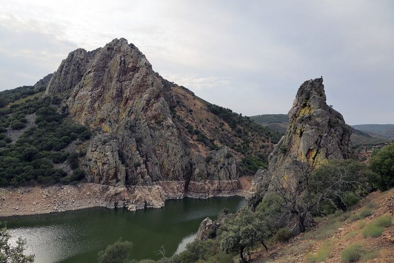 Formaciones rocosas del Cancho de las Buitreras en el Salto del Gitano, Parque Nacional de Monfragüe, Cáceres