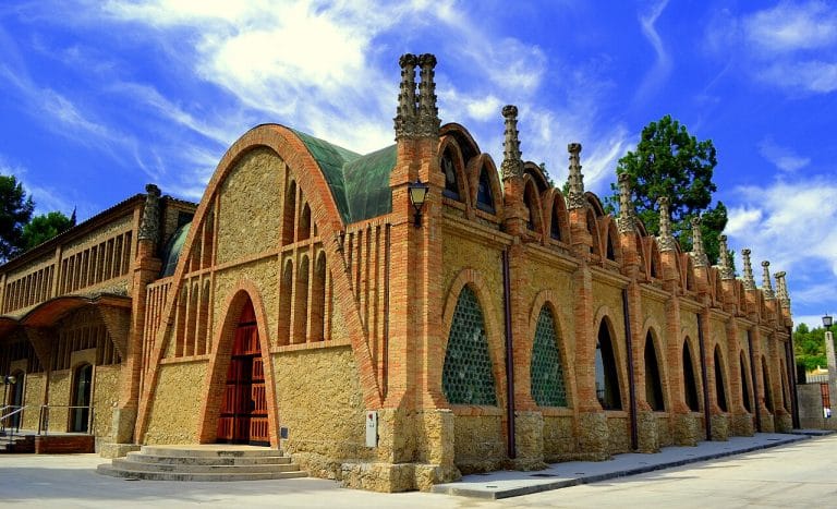 Fachada modernista de las Cavas Codorníu en Sant Sadurní d’Anoia, Alt Penedès