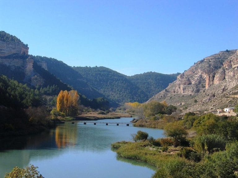 Paisaje del río Cabriel a su paso por Tolosa, pedanía de Alcalá del Júcar en Albacete