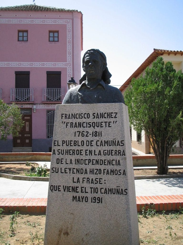 Monumento a Francisco Sánchez "El Tío Camuñas", guerrillero de la Guerra de la Independencia, en Camuñas, Toledo