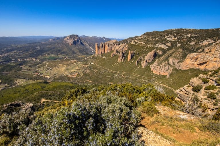 Vista panorámica del Valle de Riglos y los Mallos de Riglos en Huesca
