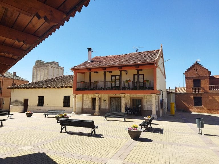 Plaza Mayor de Matapozuelos en Valladolid
