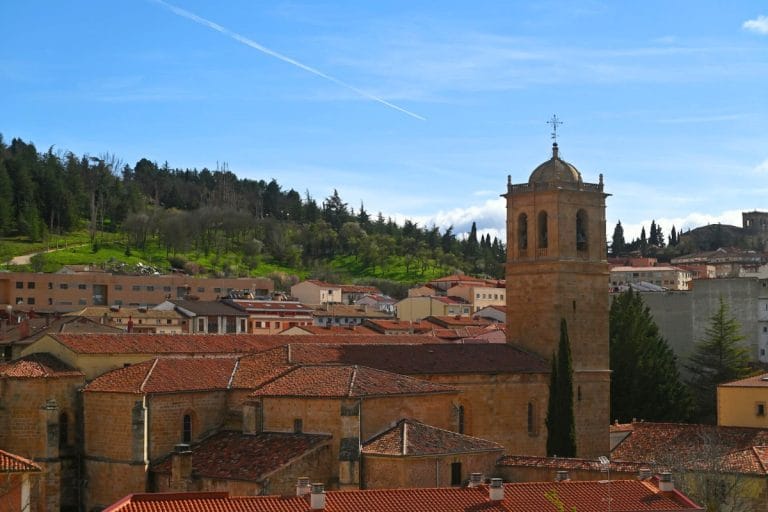 Iglesia de San Juan de Rueda en el centro histórico de Soria, Castilla y León.