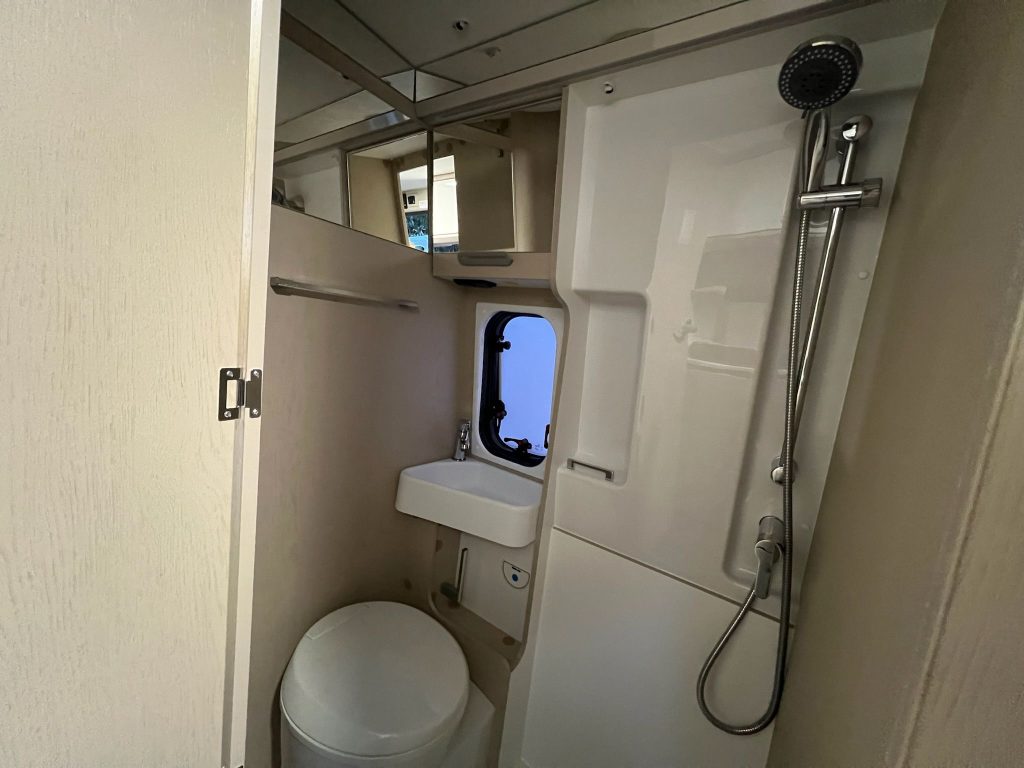 autocaravana-hours-45-3