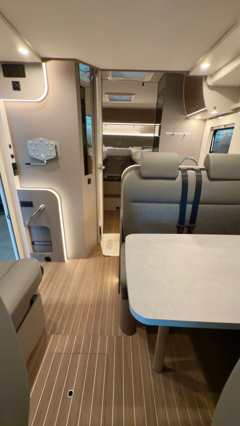Alquiler 5 plazas ETRUSCO T 6900 SB en Barcelona