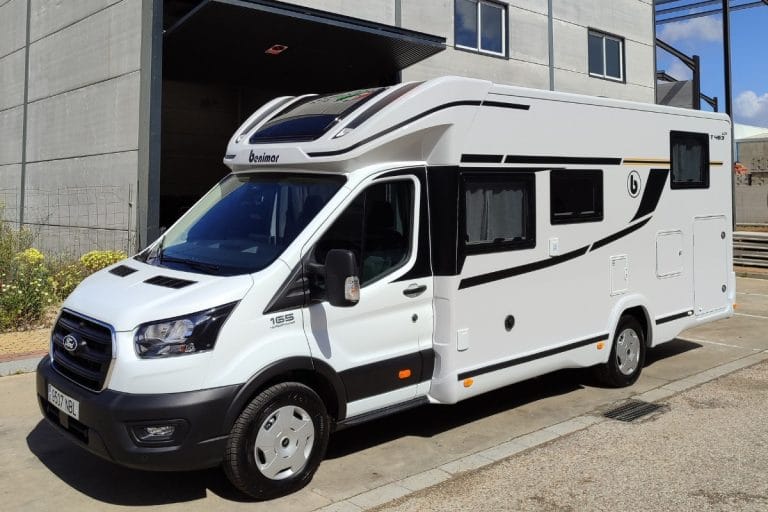 Alquiler 5 plazas Benimar Tessoro 463 UP en Sevilla