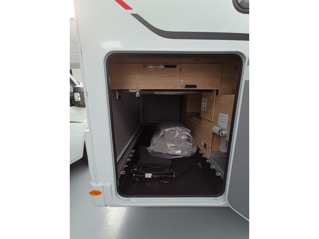 DETHLEFFS Camp T 7052 DBM (3)