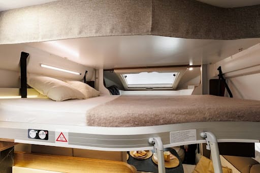 Alquiler 5 plazas Benimar Mileo 263 en Jaén
