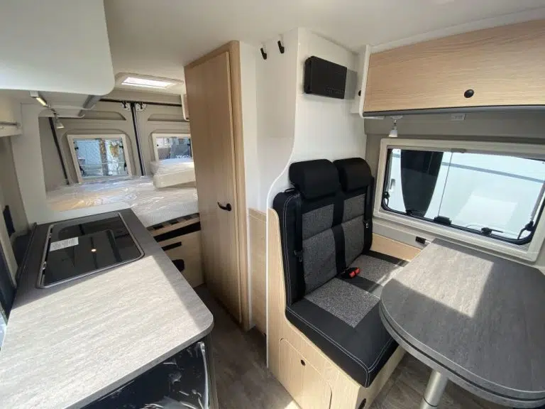 Alquiler 4 plazas Sunlight Cliff 600 en A Coruña