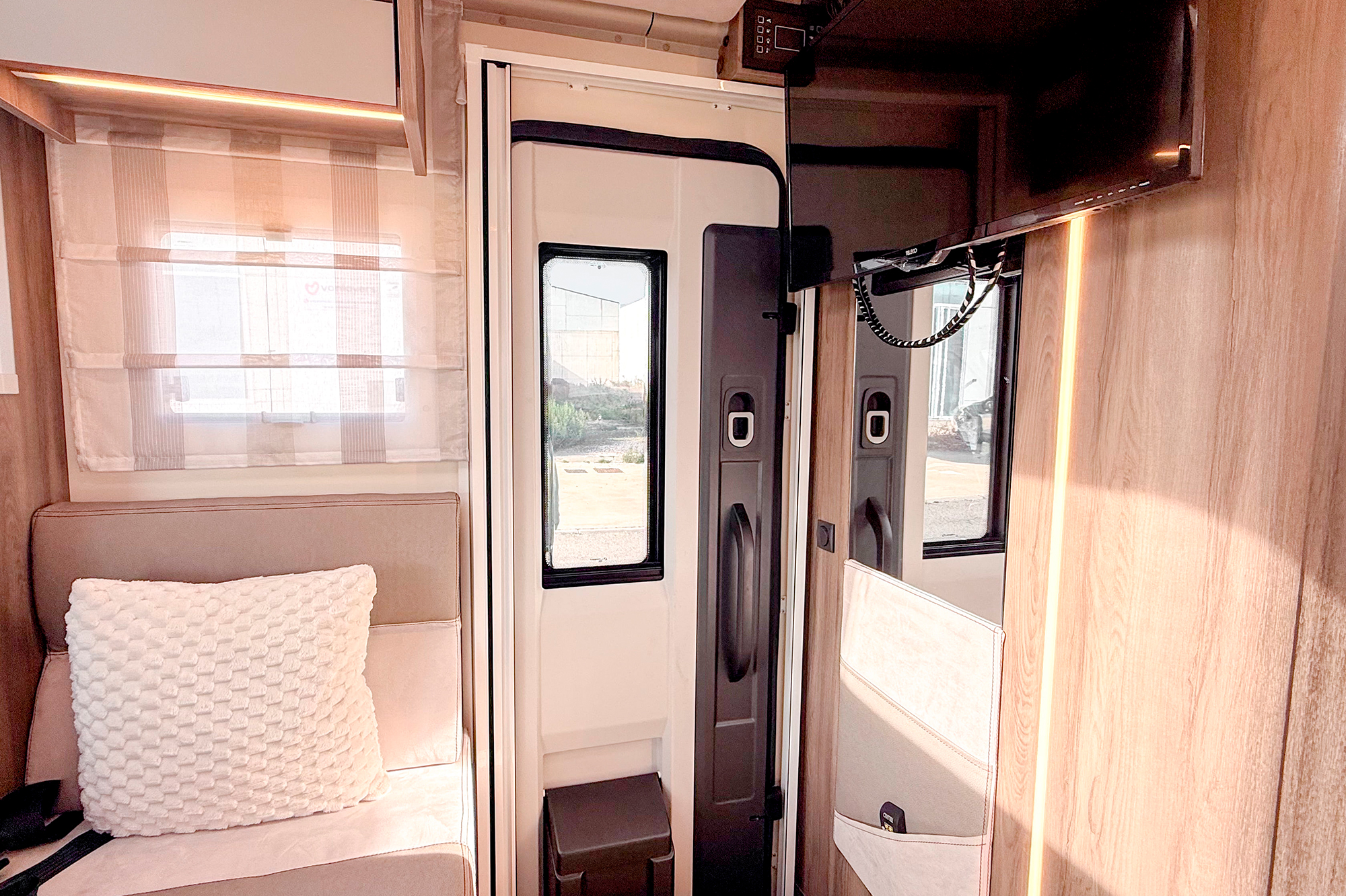 Alquilar_autocaravana_Kronos_285_oferta_6 (Copia)
