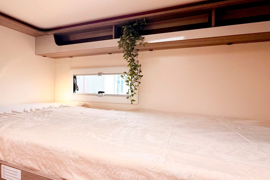 Alquiler_de_Autocaravana_Capuchina_Kronos_288_19