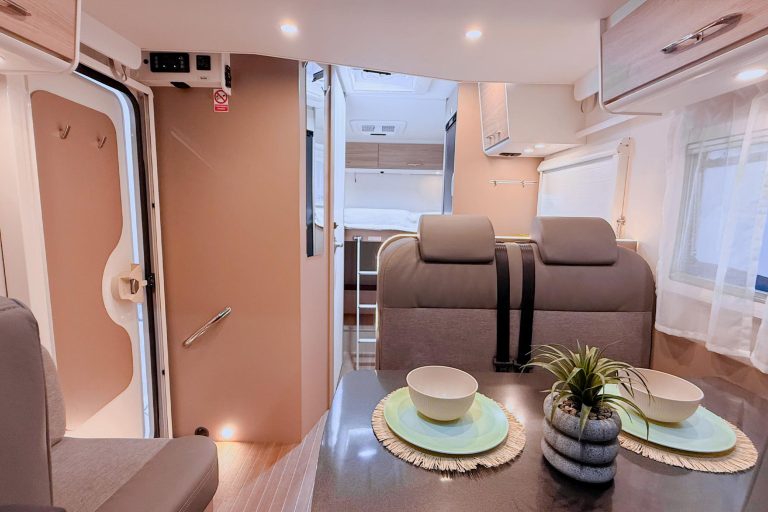 Alquiler 5 plazas BluCamp Ocean 527 T3 en Cartagena