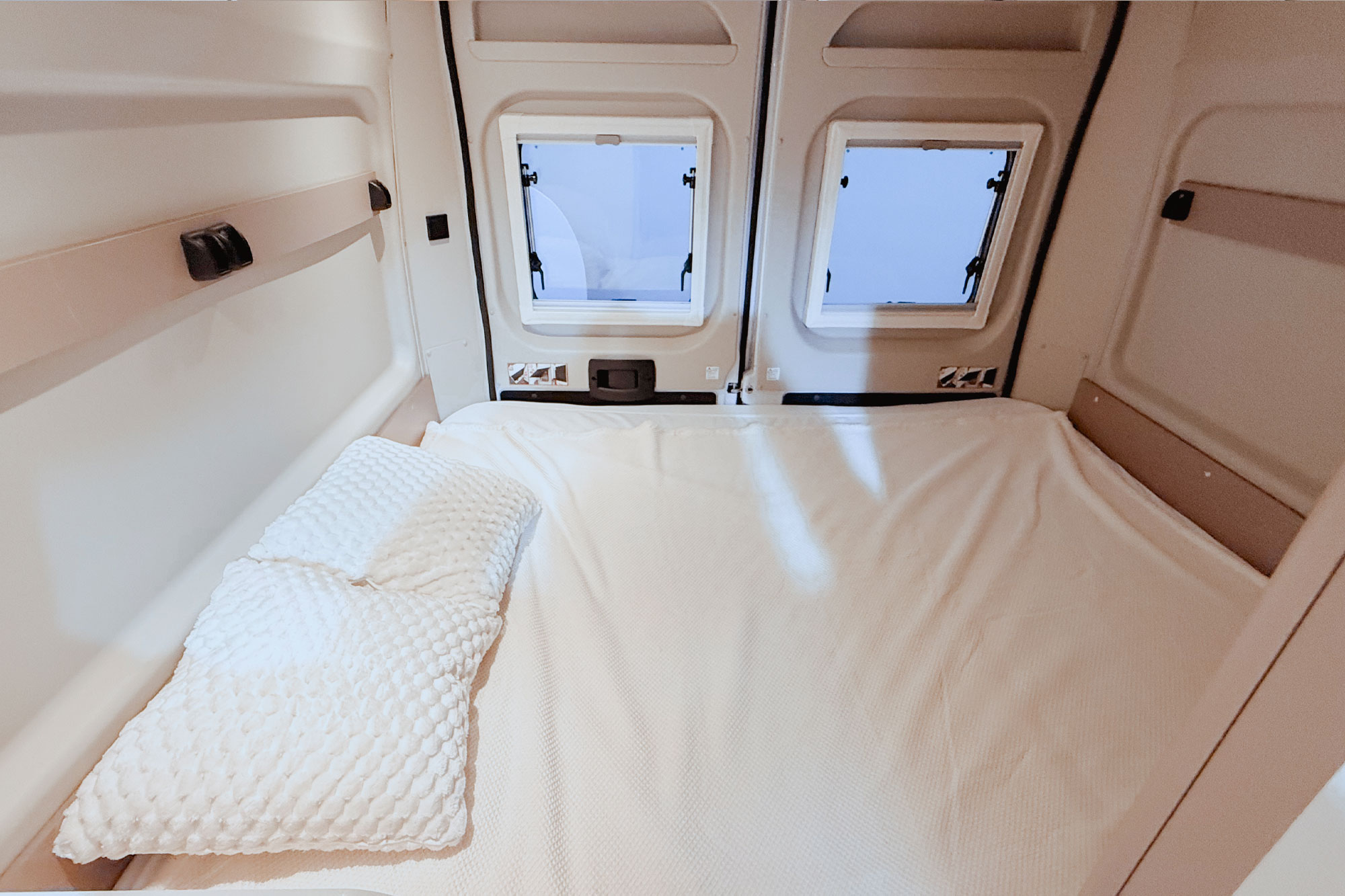 CAMPER-LASER-600-MAX-FIAT-interior-5 (Copia)