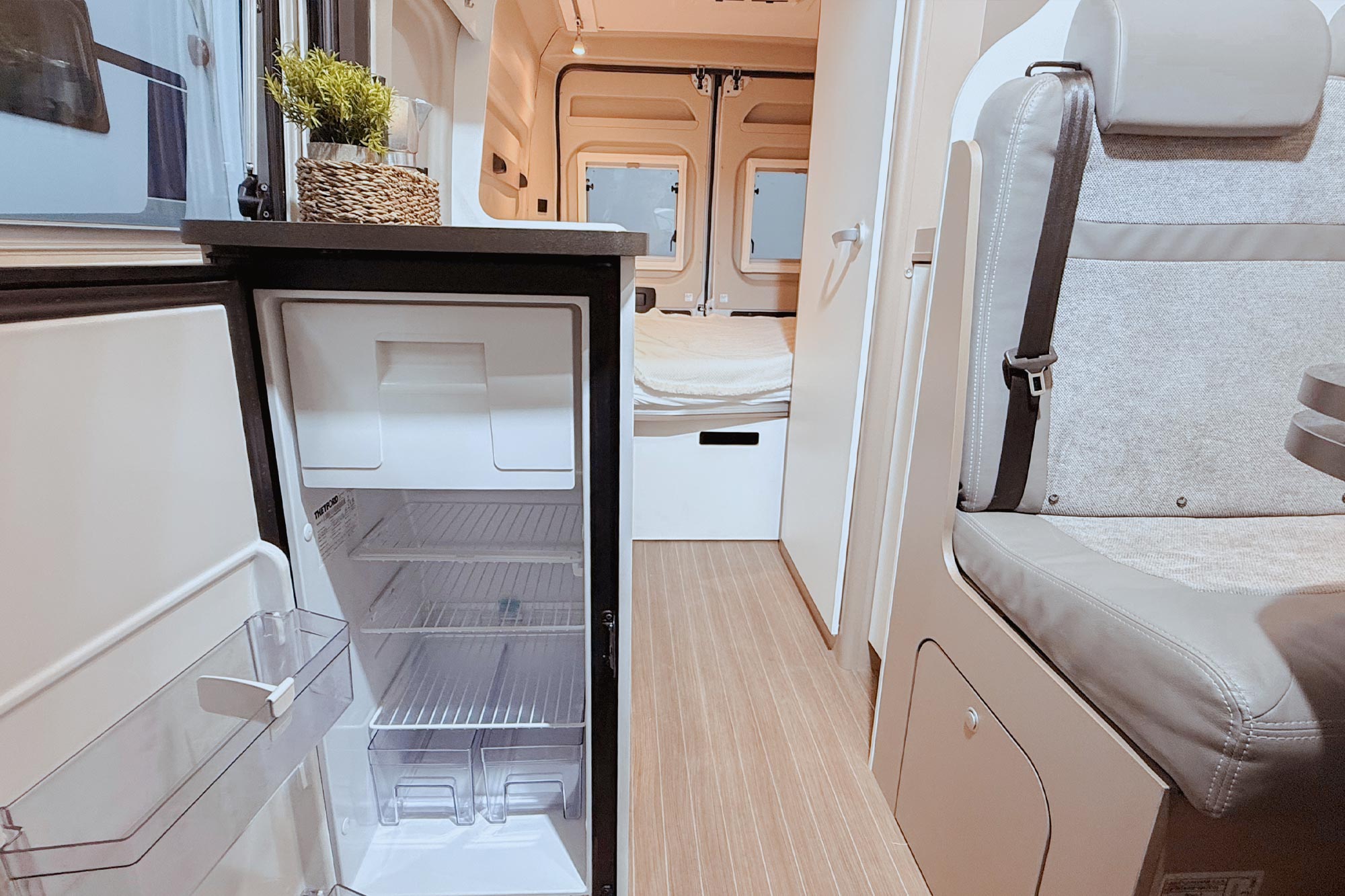 CAMPER-LASER-600-MAX-FIAT-interior-6 (Copia)