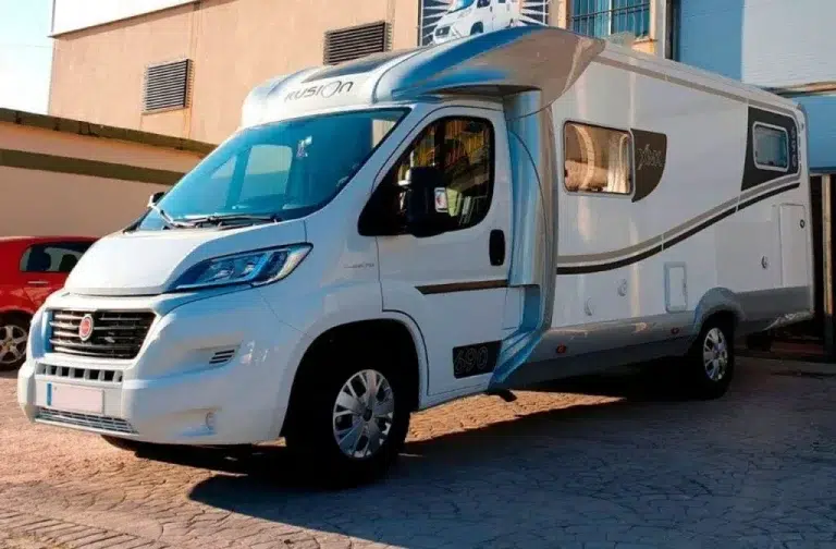 Alquiler 5 plazas Ilusion XMK 690 Premiun en Cáceres