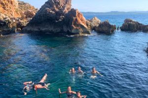 PASEO EN BARCO · ILLES MEDES · ROCA FORADADA