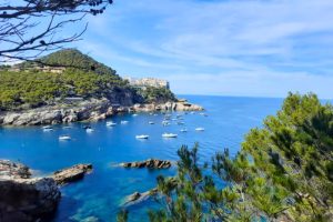 PASEO EN BARCO · ILLES MEDES · ROCA FORADADA