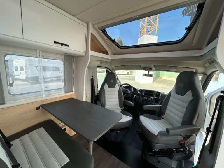 Alquiler 4 plazas SUNLIGHT T58 Adventure Edition en Alicante