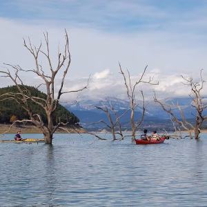 Alquiler de Kayak en el Embalse de Mediano en Morillo de Tou