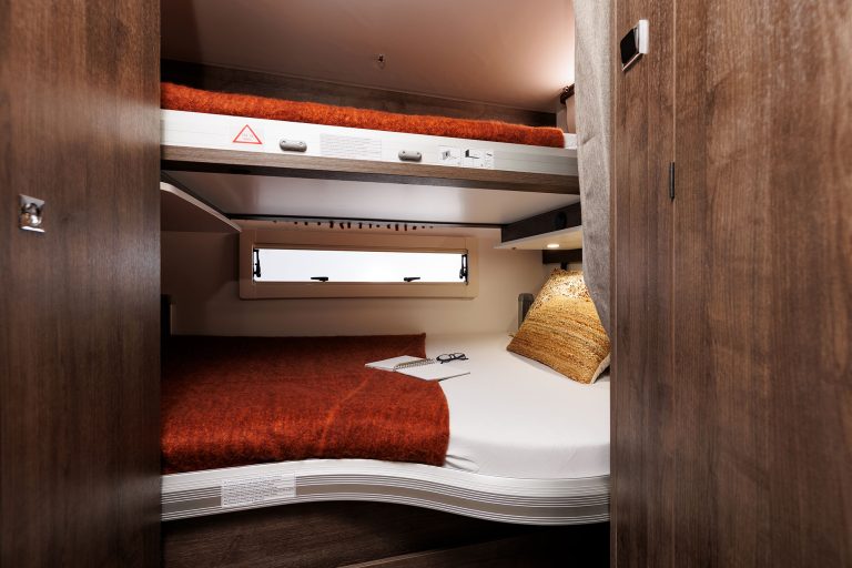 Alquiler 5 plazas Benimar 340 UP en Benidorm