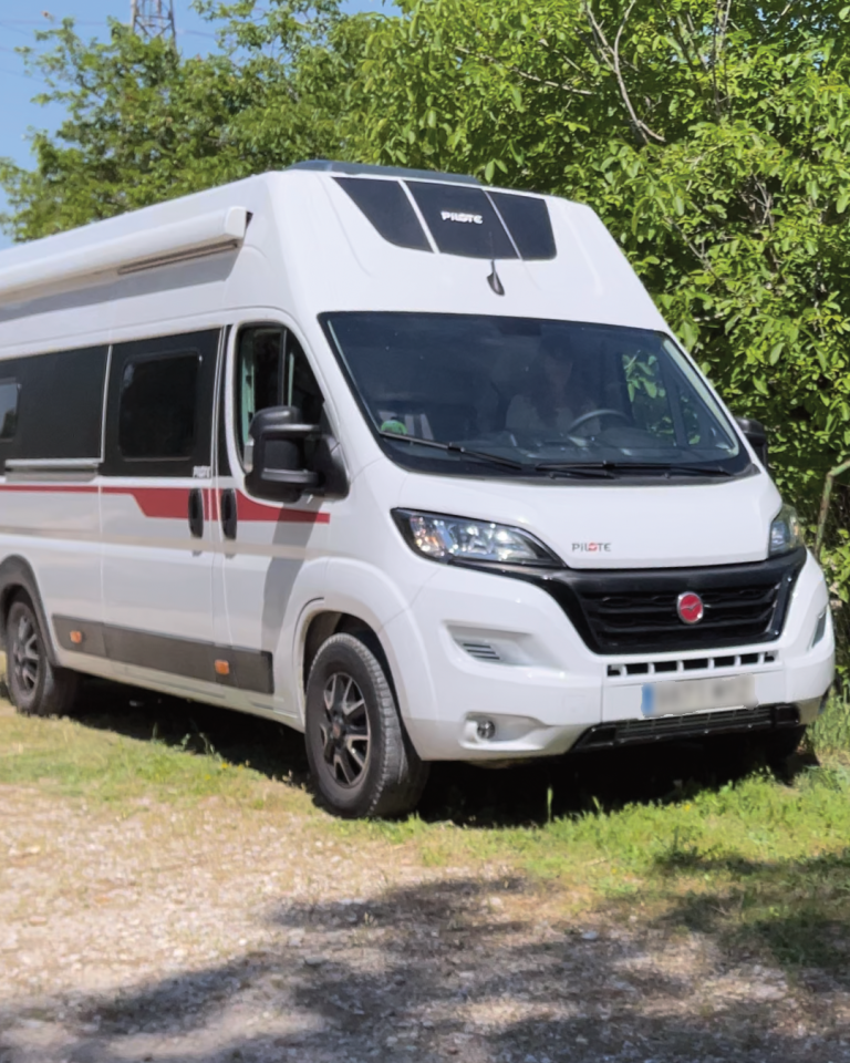 Alquiler 4 plazas Pilote V633M en Madrid