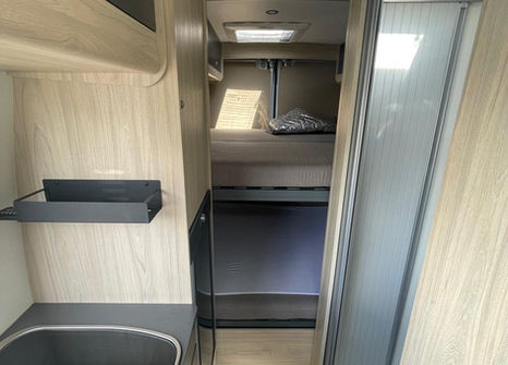 Alquiler 4 plazas Iveco Family I-111 en Gran Canaria