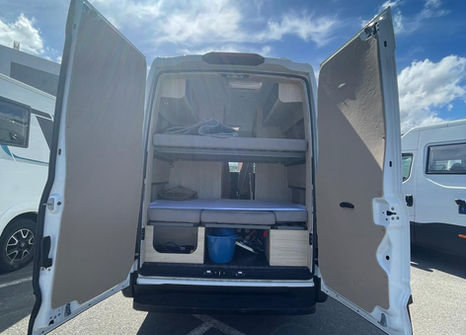Alquiler 4 plazas Iveco Family I-111 en Gran Canaria