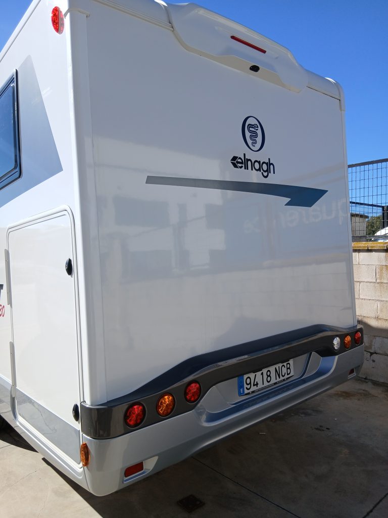Alquiler 5 plazas Elnagh T-Loft 530 (124) en Cádiz