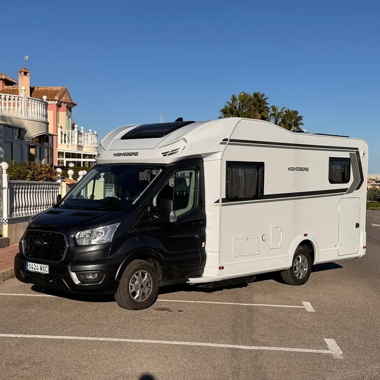 Alquiler 4 plazas Weinsberg Carasuite 650 MEG StarLink en Torrevieja