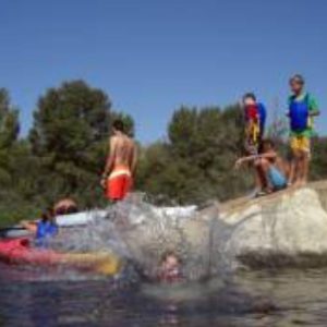 Kayak en el meandro del río Ebro en Flix