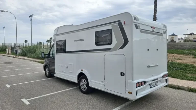Alquiler 4 plazas Weinsberg Carasuite 650 MEG StarLink en Torrevieja