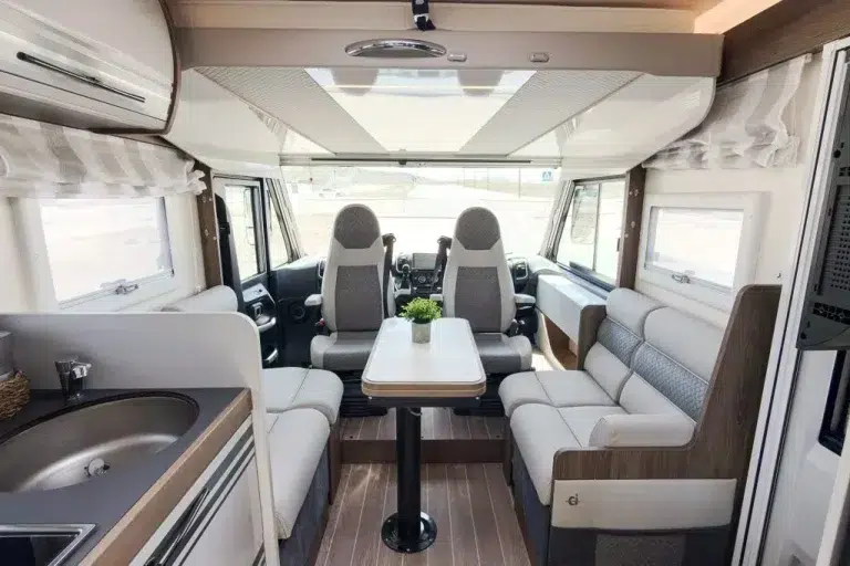 Alquiler 4 plazas CI Magis 67 XT en Elche