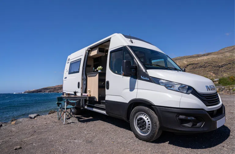 Alquiler 4 plazas Iveco Family I-124 en Tenerife