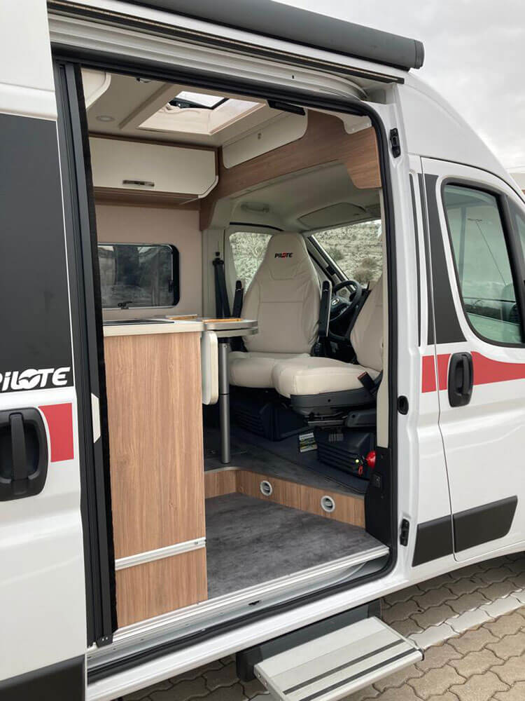 Alquiler 4 plazas Pilote V600S Exclusive en Huelva