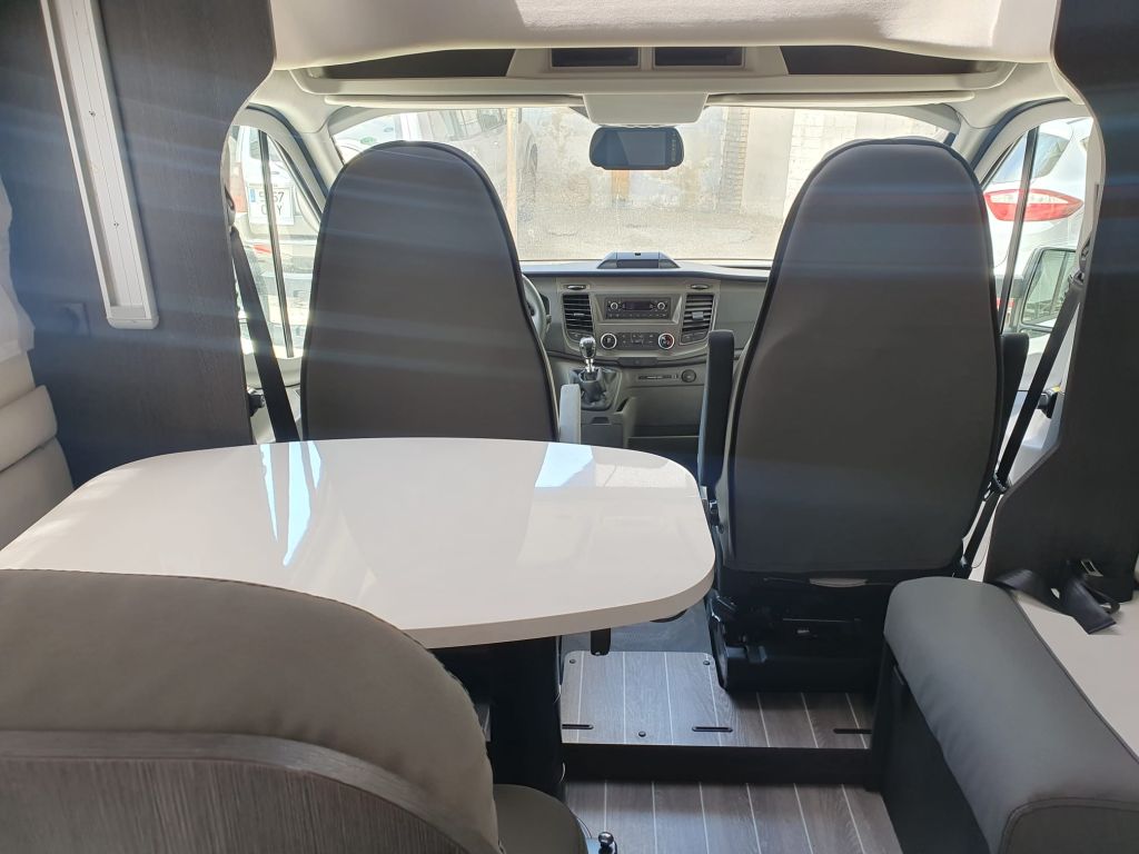 Alquiler 5 plazas Roller Team Kronos 265TL en Jaén