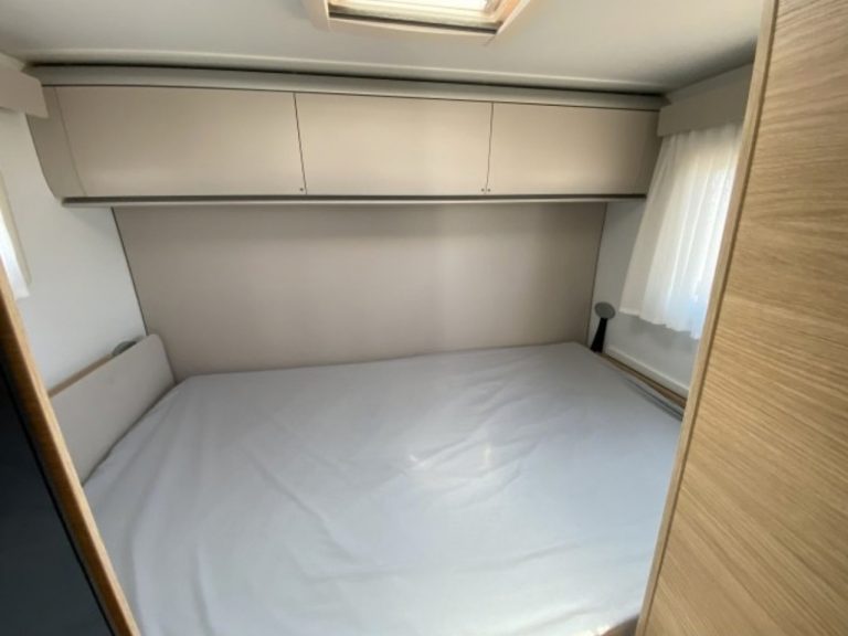 Alquiler 5 plazas Adria Coral XL Axess 600 DP / AN en Barcelona