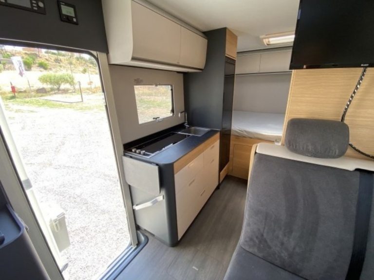 Alquiler 5 plazas Adria Coral XL Axess 600 DP / GR en Barcelona