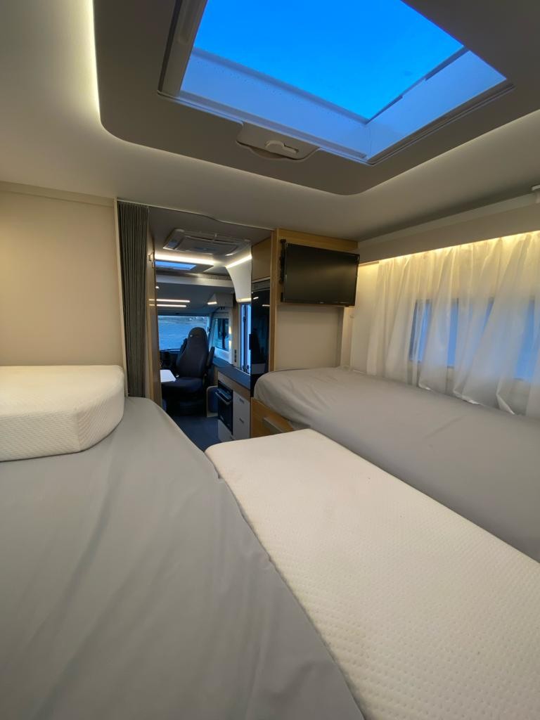 Alquiler 4 plazas Adria Sonic Plus 600 SL / AN en Barcelona